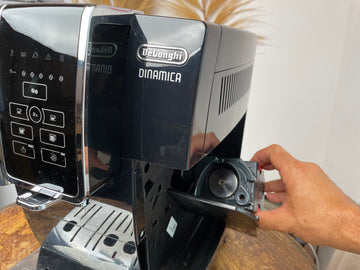 Comment entretenir régulièrement votre machine à café automatique