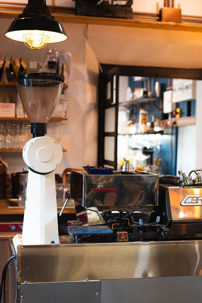 Moulins et machines en boutique, espace équipement