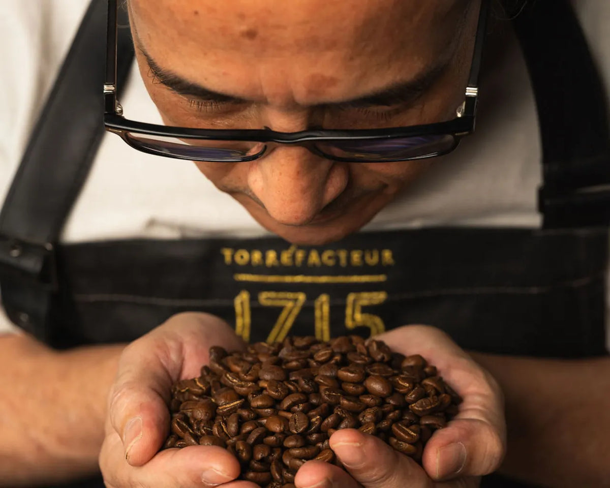 Grains de café torréfiés en gros plan